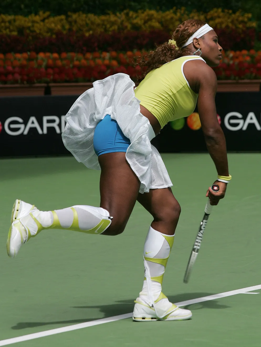 Serena Williams at Australian Open 2005 Round 1 — white, blue, and green Nike outfit
