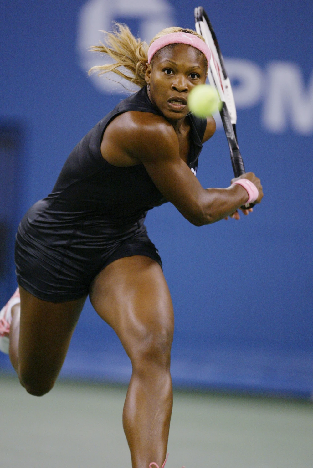 Serena Williams at US Open 2002 Quarter-Final — black and pink Nike outfit