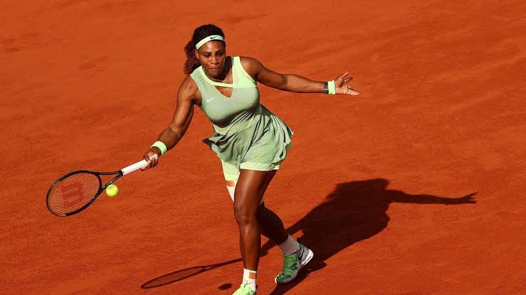 Serena Williams at Roland Garros 2021 Round 4 — green and black Nike outfit