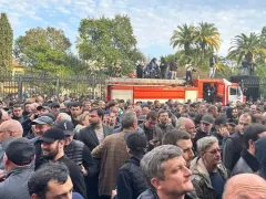 Беспорядки в Абхазии: Оппозиция против соглашения с Россией