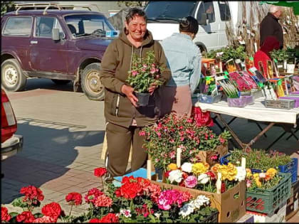 На площади Победы Волгодонска ярмарка выходного дня