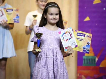 Волгодонская вокалистка завоевала Гран-при на фестивале «Берег побед»