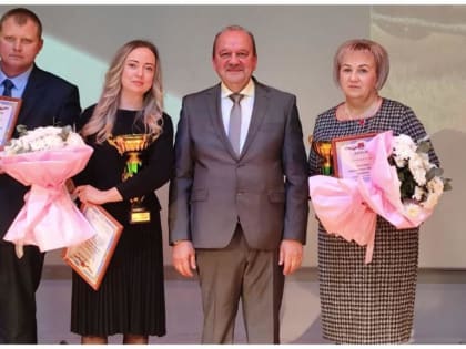 Торжественное чествование работников сельского хозяйства в Усть-Донецком районе