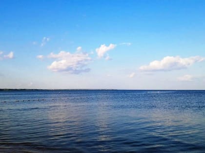 Погода в Таганроге 16 июля: по-прежнему аномально жарко, дождей не будет, восточный ветер не уходит