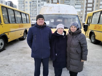 Ситцевская общеобразовательная школа получила два новых школьных автобуса