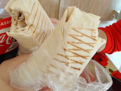 Рай в лаваше: южноуральцам рассказали, как выбрать самую вкусную и безопасную шаурму