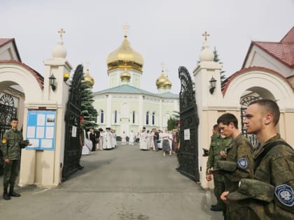 В Челябинске совершили молебен о Победе