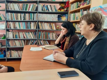 Представители «Женского движения ЕР» ответили на вопросы жителей села Дробышево Троицкого района