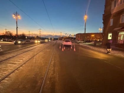 В Магнитогорске водитель сбил первоклассника на пешеходном переходе: ребенок госпитализирован