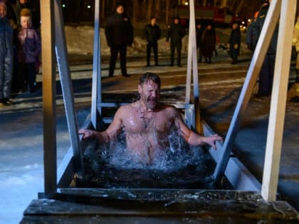 Кому противопоказано купание в проруби