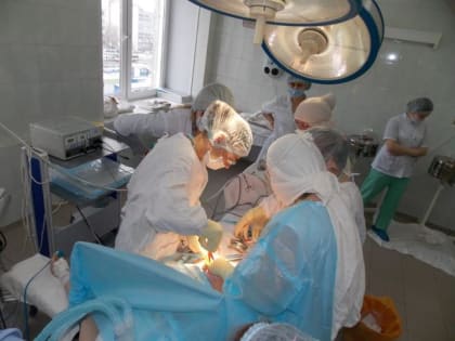 Челябинские врачи помогли родить пациентке с опухолями матки и вросшей плацентой