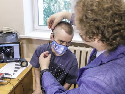 Доктор Тарасов объяснил челябинцам, откуда берется звон в ушах