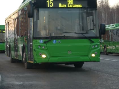 Кондиционеры не работают, автобусов не хватает. Как челябинцы реагируют на повышение стоимости проезда?