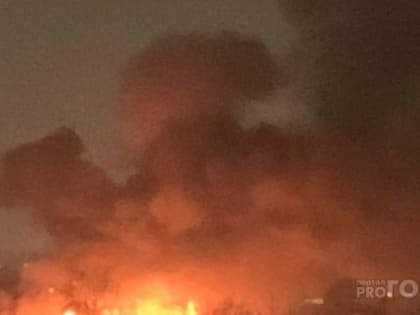 В Магнитогорске эвакуировали жителей многоэтажки из-за пожара: праздничные выходные не обошлись без происшествий