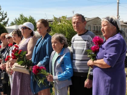 Дню памяти и скорби была посвящена вахта памяти, прошедшая у мемориала Славы в Еманжелинске