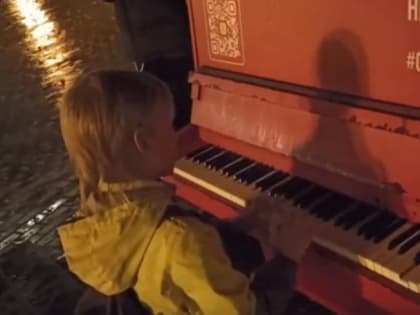 «Поиграли, хватит»: из челябинских парков убрали уличные пианино