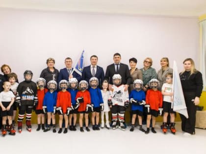 В Златоусте открылась еще одна секция адаптивного хоккея и фигурного катания для малышей