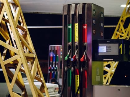 На Урале сравнили доступность бензина с зарплатами
