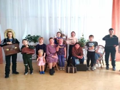 В Миньярском дворце культуры прошла серия квестов «Старый чемодан» в рамках реализации «Пушкинской карты»