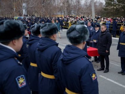 Алексей Текслер поздравил выпускников Военно-воздушной академии с окончанием учебы