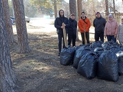 Субботники прошли на Мелькомбинате 2 и в лесопарковой зоне по ул. Худякова