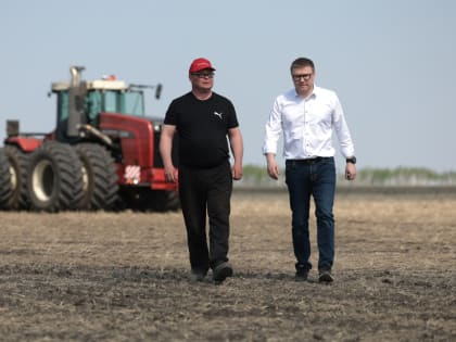 Губернатор Челябинской области Алексей Текслер ознакомился с ходом посевной кампании