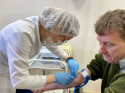 Медики проводят диспансеризацию на рабочих местах