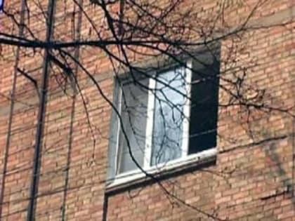В Челябинске первоклассник погиб, выпав из окна многоэтажки