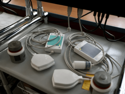 Челябинское предприятие развернуло поставки аппаратов для скрининга беременных