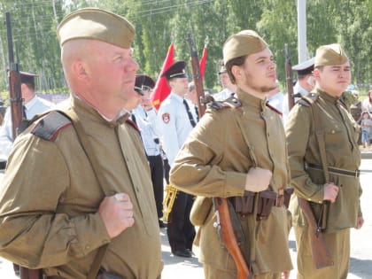 В Челябинске открыли памятник «Защитникам Отечества от благодарных потомков»