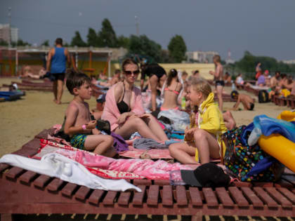 Почему нельзя мазать солнечные ожоги сметаной, объяснили в Роскачестве