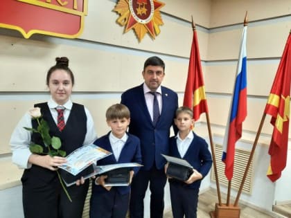 Златоустовские школьники стали участниками регионального конкурса детского рисунка «Мой родной край – Челябинская область»