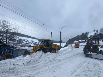 Глава южноуральского муниципалитета лично осмотрел, как проходит очистка улиц от снега