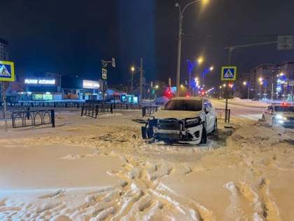 Сотрудники Госавтоинспекции устанавливают обстоятельства ночного ДТП с нетрезвым водителем