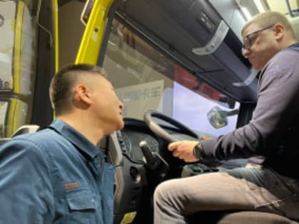 Алексей Текслер посетил завод Sinotruk Group
