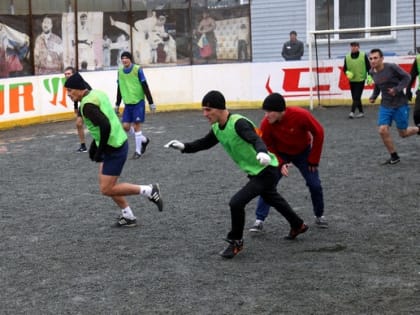 В исправительной колонии №15 ГУФСИН России по Челябинской области состоялся товарищеский матч по мини-футболу  ﻿между  командами ИК-2  и ИК-15