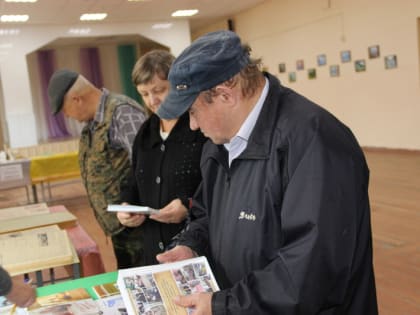 8.09.2019 г. на избирательном участке в МКОУ СОШ №2 ЦБ проведен просмотр краеведческой литературы