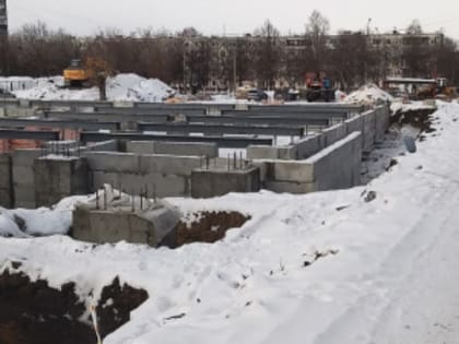 В Миассе продолжается строительство Центра скалолазания