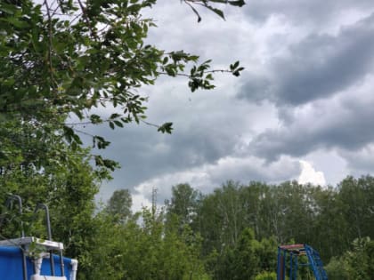 Южноуральцев предупредили о грозах и граде при +36 градусах