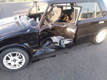 В Магнитогорске водитель проехал на красный светофор и устроил ДТП