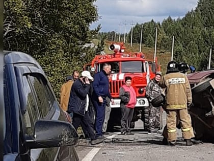 Автомобилистка на красном ВАЗе погибла в ДТП под Усть-Катавом