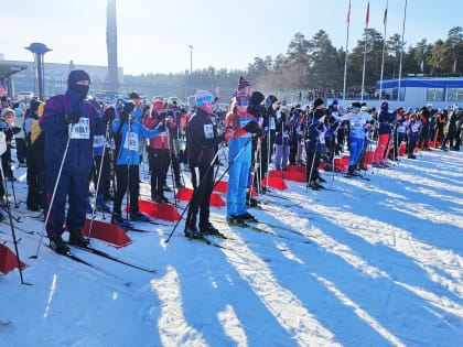 Жители Тракторозаводского района приняли участие в «Лыжне России 2025»