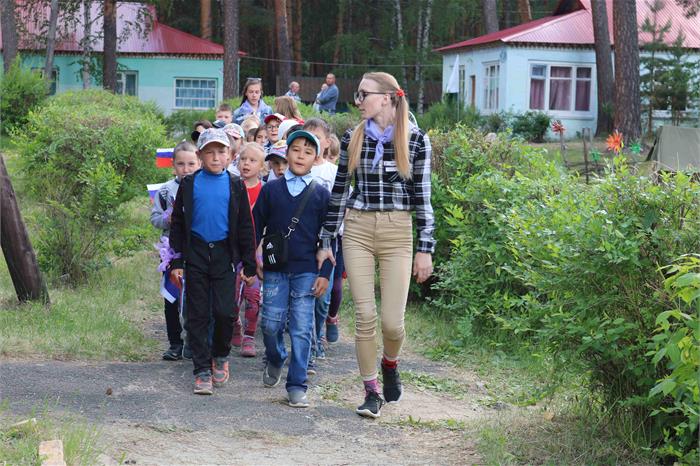 Загородный лагерь заря. Лагерь Заря Верхнеуральский район. Верхнеуральский летний лагерь Заря. Детский лагерь Заря Челябинская область. Детский лагерь Заря Верхнеуральского района.