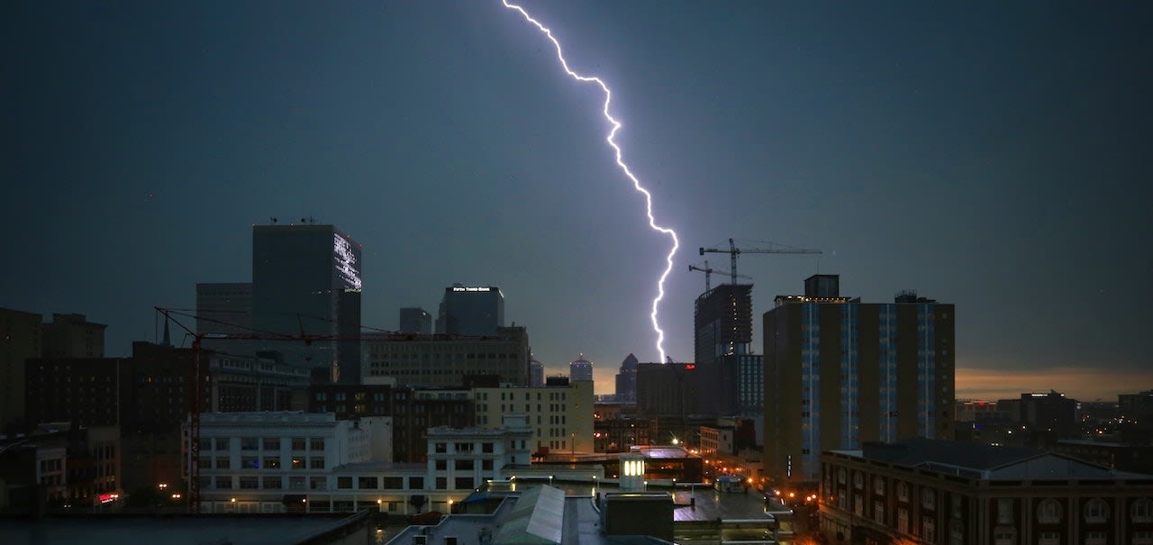 Comment un parafoudre peut protéger votre amplificateur de signal mobile pendant les orages