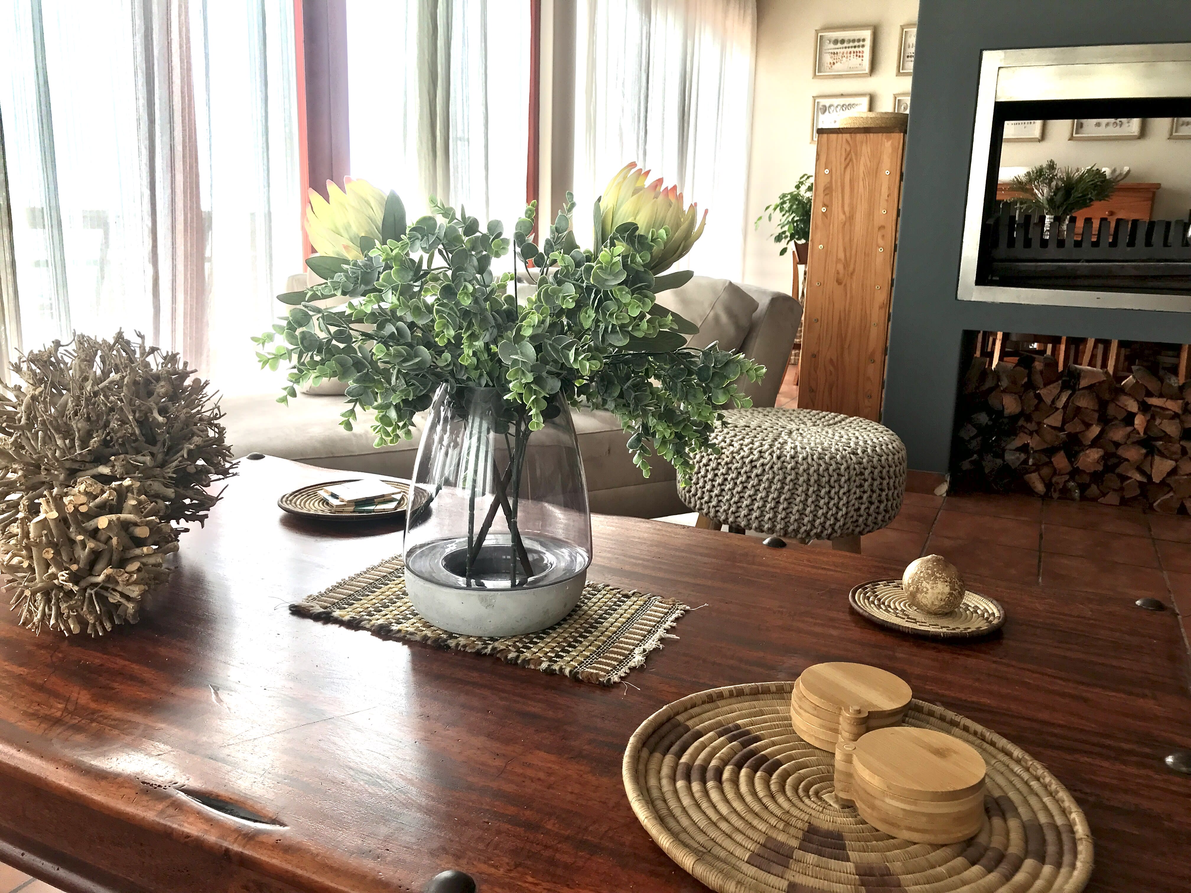 Open-plan dining area at On The Rocks Villa beach house, Tsitsikamma