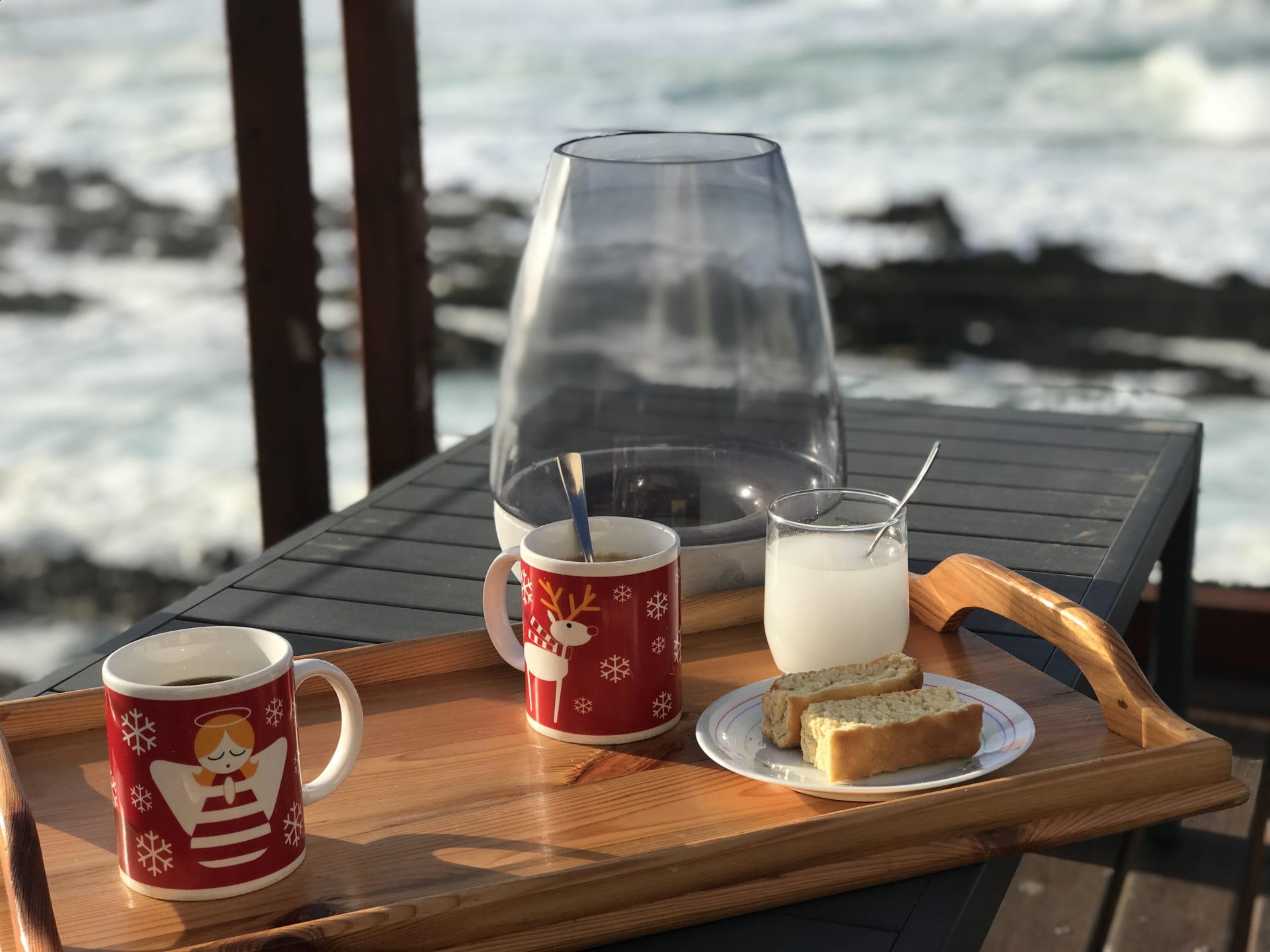 Sunrise over the Indian Ocean viewed from the deck at On The Rocks Villa, Eersterivierstrand