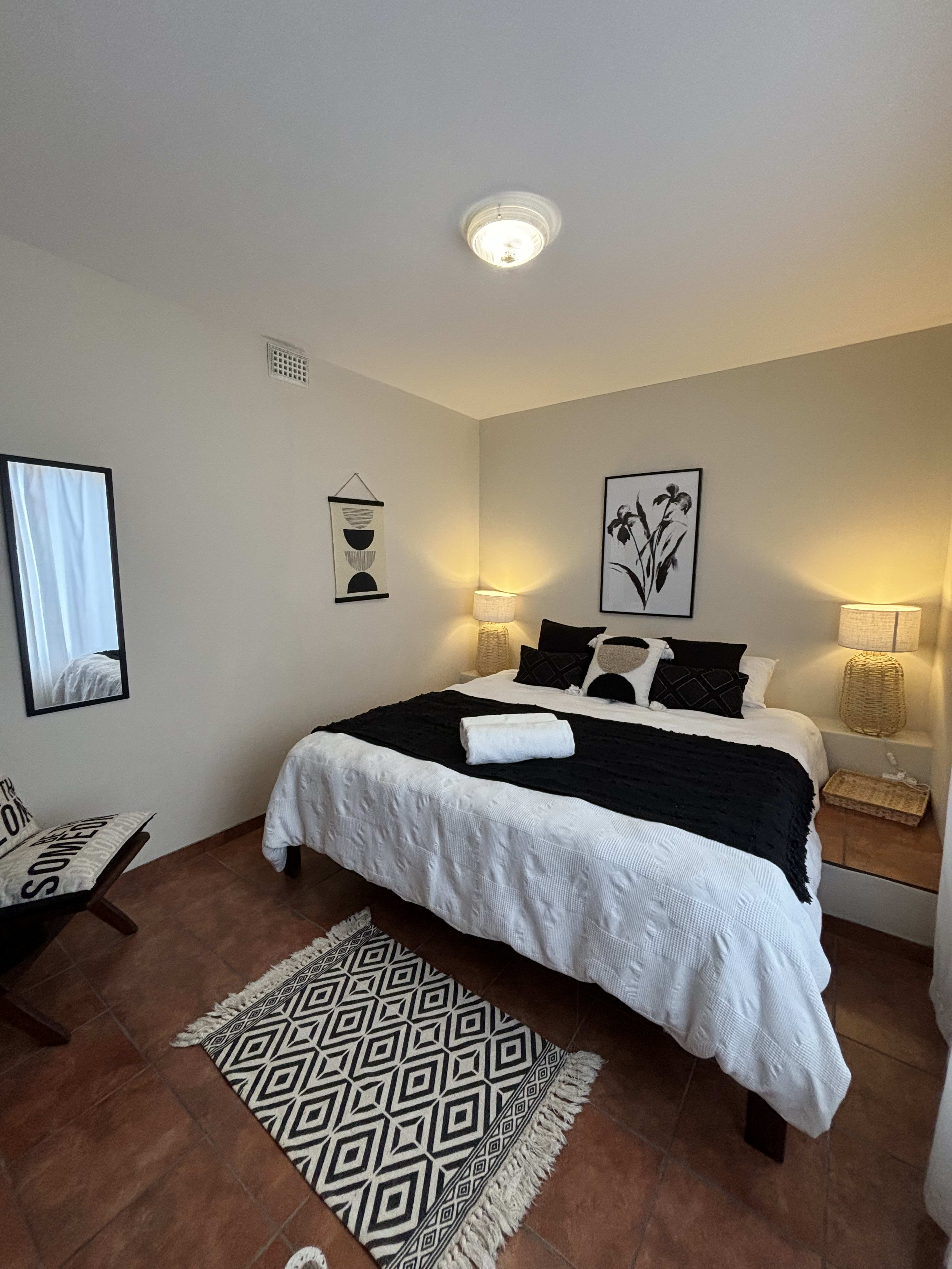 The Artist Room at On The Rocks Villa – King with ensuite, ground floor, Eersterivierstrand, Tsitsikamma