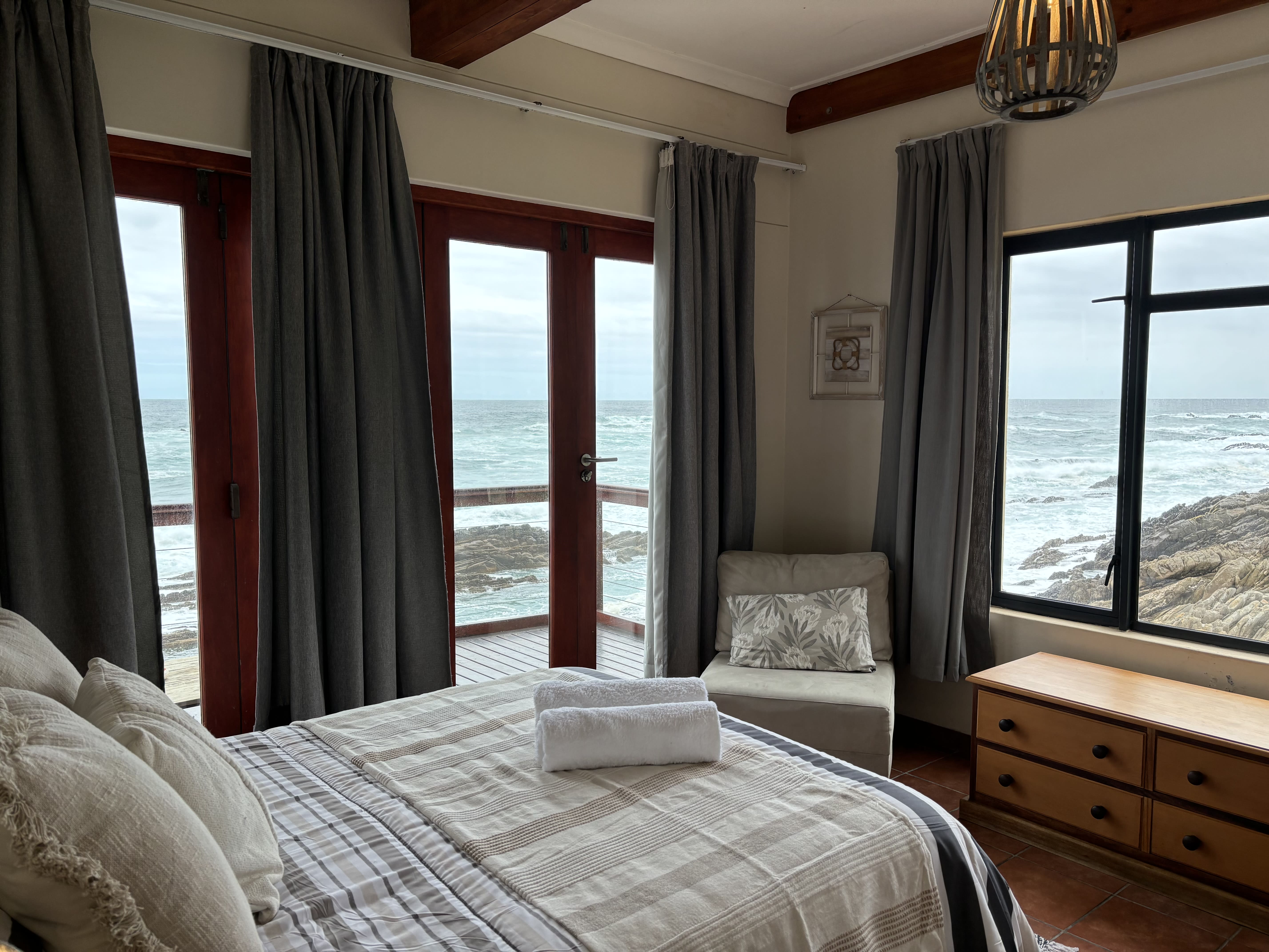 The Ocean View Room at On The Rocks Villa, Eersterivierstrand, Tsitsikamma