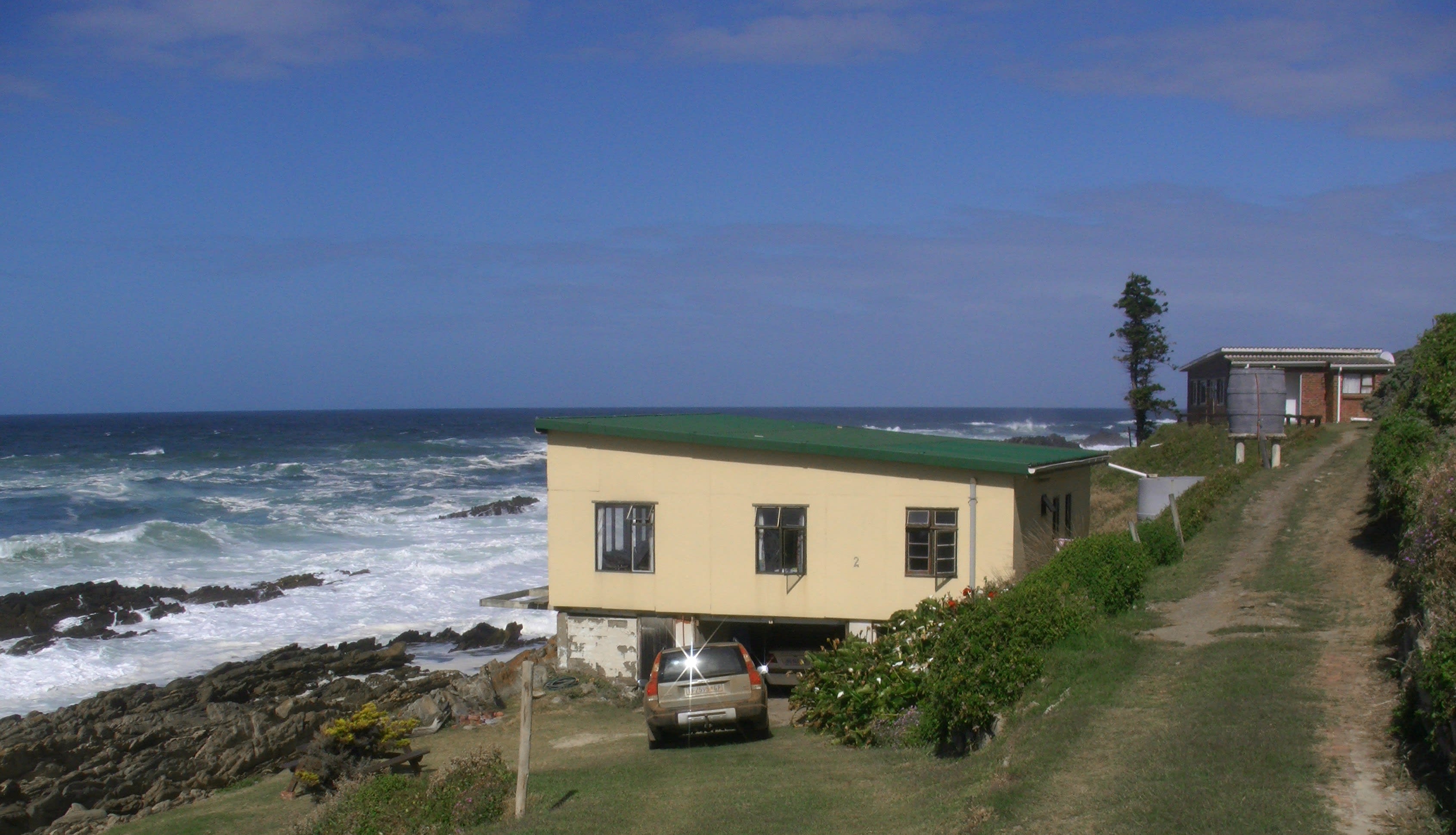 Landscaped grounds of On The Rocks Villa, Eersterivierstrand