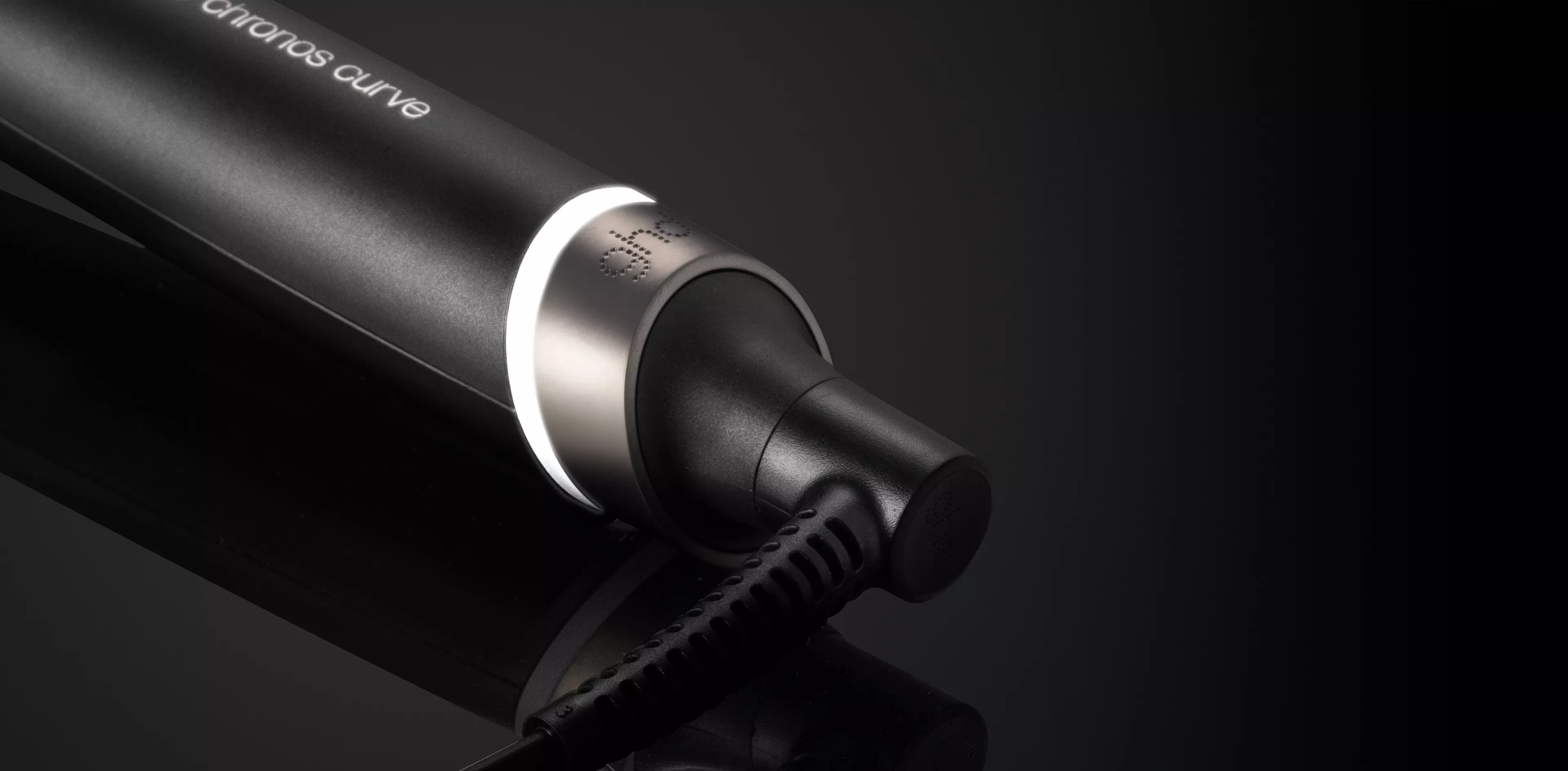 NOUVEAU BOUCLEUR GHD CHRONOS CURVE CONICAL WAND (28-23MM) - POUR DES BOUCLES NATURELLES